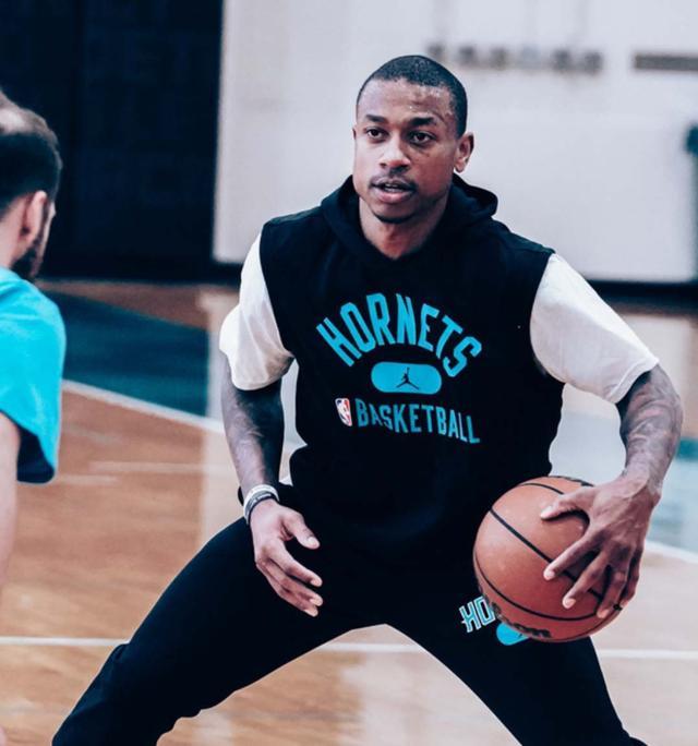 他在对阵巴 他在对阵巴