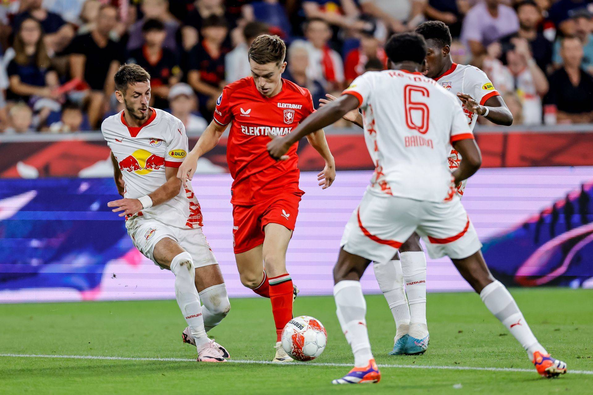 展令人瞩目 展令人瞩目