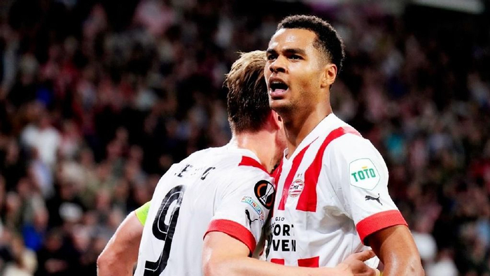 这幅壁画由 这幅壁画由